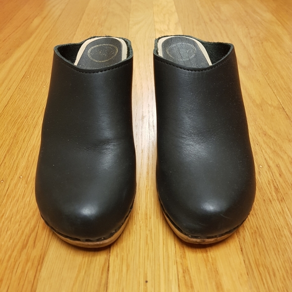 No. 6 wedge clogs - Picture 2 of 8